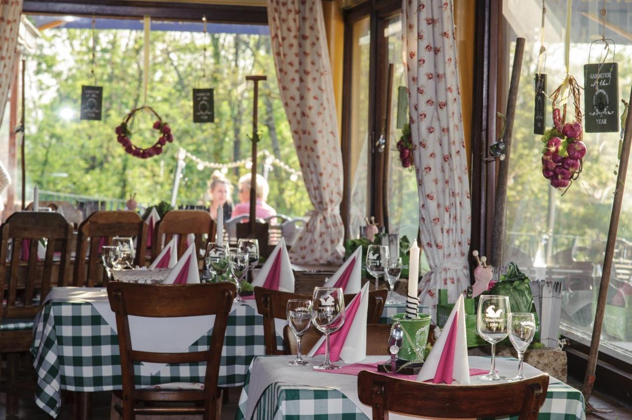 Hotel Merkurwald - Restaurant Wolpertinger Baden-Baden Extérieur photo